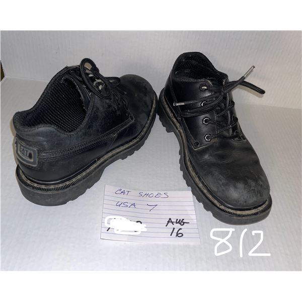 Cat shoes - size 7 - USA