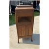 Image 1 : ANTIQUE PHONOGRAPH CABINET