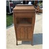 Image 2 : ANTIQUE PHONOGRAPH CABINET