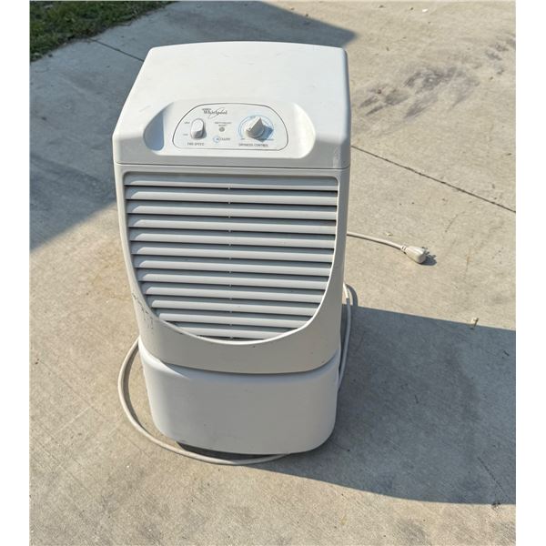 WHIRLPOOL DEHUMIDIFIER - WORKS