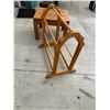 Image 3 : BLANKET/QUILT RACK AND END TABLE