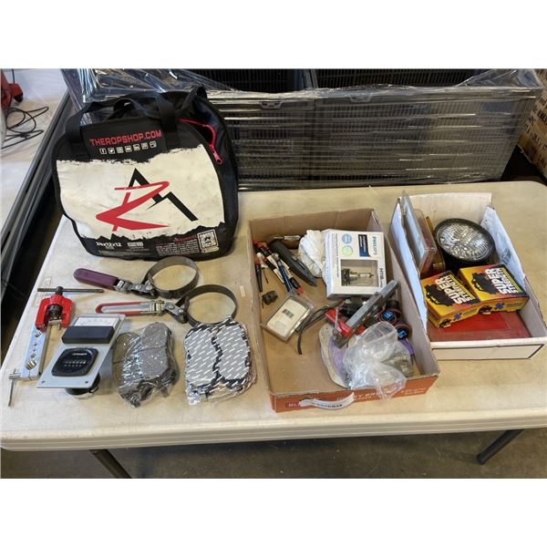 2 TRAYS OF AUTOMOTIVE ITEMS AND NEW TIRE CHAINS