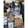 Image 2 : PALLET OF ASSORTED ABANDONED AUCTION ITEMS