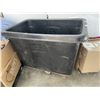 Image 1 : RUBBERMAID ROLLING BIN