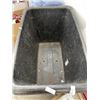 Image 2 : RUBBERMAID ROLLING BIN