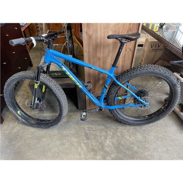 TREK FARLEY 9 FAT TIRE BIKE SIZE 18.5/19.5, VERY GOOD ORIGINAL CONDITION, OVER $4,000 WHEN PURCHASED