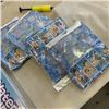 Image 3 : 8 NEW FLOATIES AND A WATER GUN