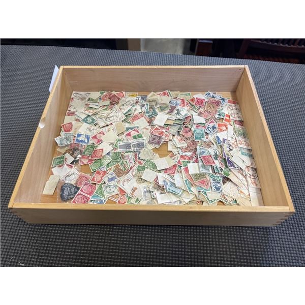 COLLECTION OF VARIOUS STAMPS
