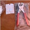 Image 2 : NEW MAGNETIC ADHESIVE HANGERS AND BUTTON CLIP TOOL WITH BUTTONS