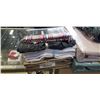 Image 2 : LOT OF NEW BED LINENS AND PILLOW SHAMS