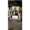 Image 2 : TWO BOXES OF VARIOUS HOME DECOR