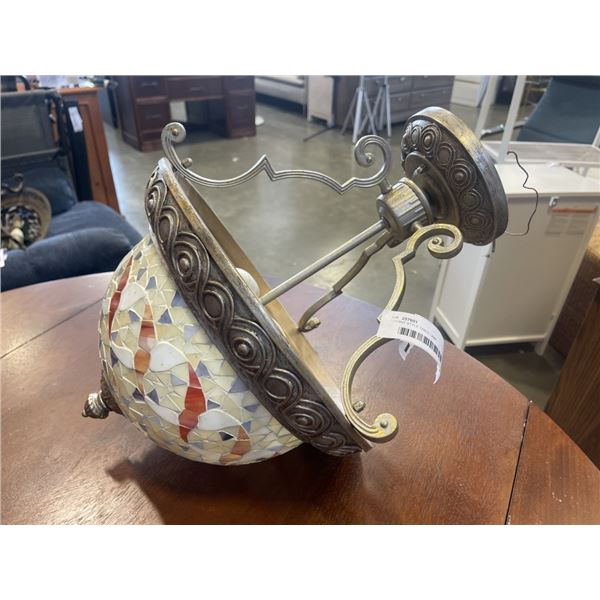 TIFFANY STYLE TABLE LAMP