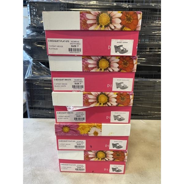 5 PAIRS OF WOMENS SHOES, ASSORTED SIZES