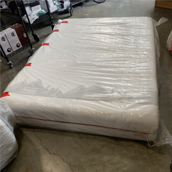AS NEW DOUGLAS SUMMIT QUEEN SIZE MATTRESS