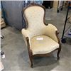 Image 1 : ANTIQUE VICTORIAN CHAIR