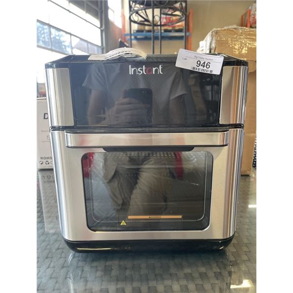 INSTANT POT VORTEX PLUS 10QT AIR FRYER OVEN - TESTED WORKING, RETAIL $299