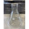 Image 2 : 3 PYREX BEAKERS, 2 LARGE ONES ARE MADE IN ENGLAND