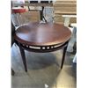 Image 1 : 30" ROUND TABLE
