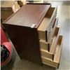 Image 3 : 4 DRAWER DRESSER