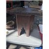 Image 3 : VINTAGE WALL CLOCK AND STOOL