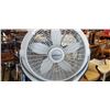Image 2 : WHITE WIND MACHINE TABLE FAN WORKING