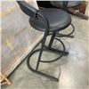 Image 3 : 2 BLACK BAR STOOLS