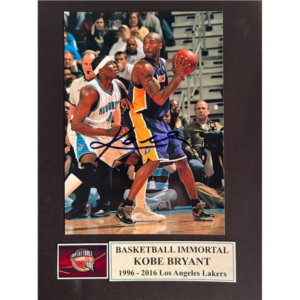 LA Lakers Kobe Bryant signed photo