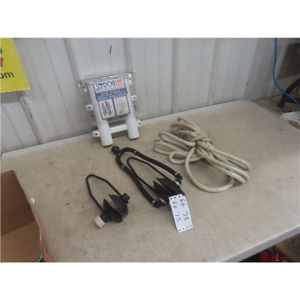 2x Outboard Flushers, Rod Holder, Nylon Rope 