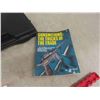 Image 2 : Pistol Case, Ammo Belt, Skeet Toss, Gunsmith Book 