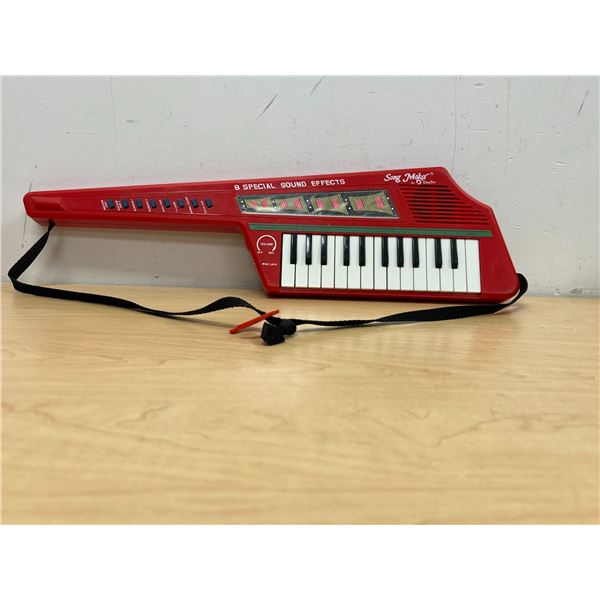 Daylin Song Maker Keytar Keyboard (missing battery cover) Model RY-1190 not tested