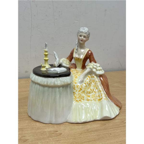 Royal Doulton England Meditation HN 2330 Approx: 6"T & 7"W