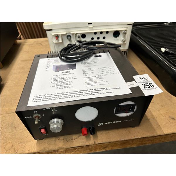 Astron RS-35A Lab Power Supply