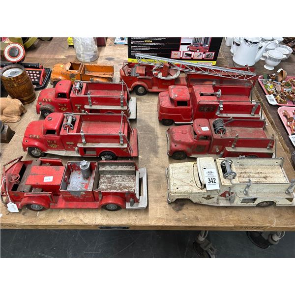 8-Vintage Metal Fire Trucks - 8 X $