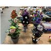 Image 1 : 8-Halloween Potted Plants - 8 X $