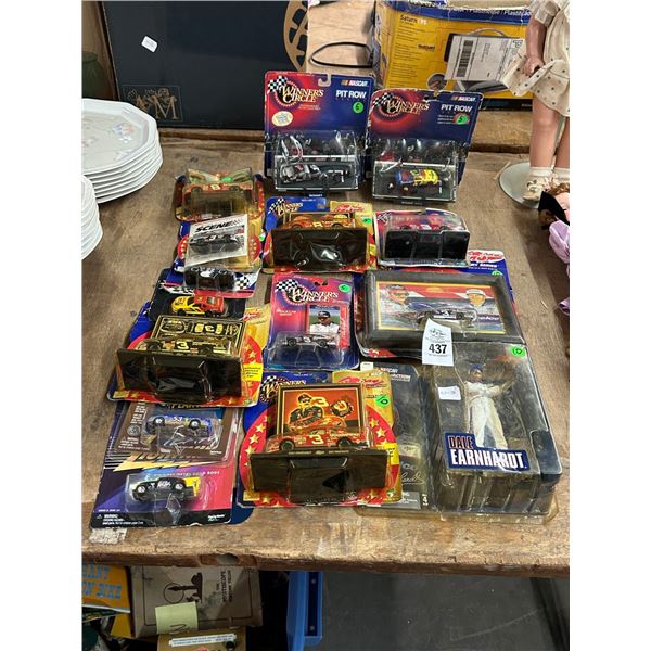 Winners Circle Die Cast Collector Cards, Figurines