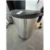 Image 1 : SS Foot Op Waste Can