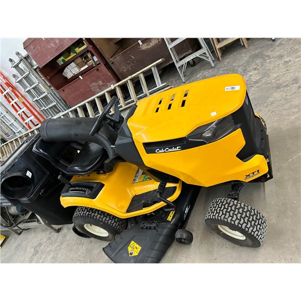 Cub Cadet XT1 Kohler 18 HP Lawn Tractor 42"  Deck & Bagger - Nice Condition - Not Starting