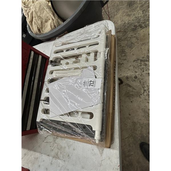 New Small Plastic Storage Rack