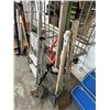 Image 1 : Shovel, Tamper, Level