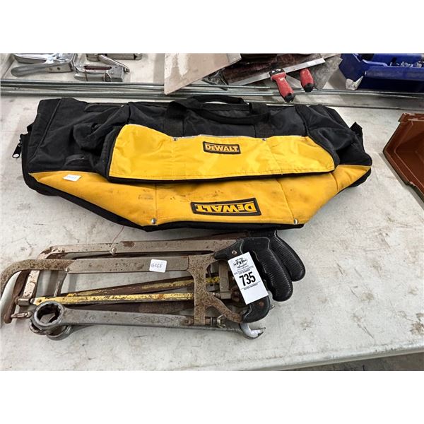 Dewalt Tool Bag w/Hacksaws