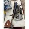 Image 1 : Hatchets, Pry Bars