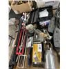 Image 2 : Orbital Sander, Paint Spray Gun, Swim Fin, Wall Trimmer, Hardware