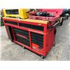Image 2 : Milwaukee Oak Top Rolling 12 Compartment Tool Cart Electrified