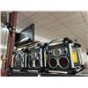 Image 2 : 3-Bosch Battery Day Stereo Unit - 3 X $