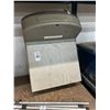 Image 1 : LK Drinking Fountain