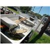 Image 2 : Alum. 12'  V Hull Boat w/Oars