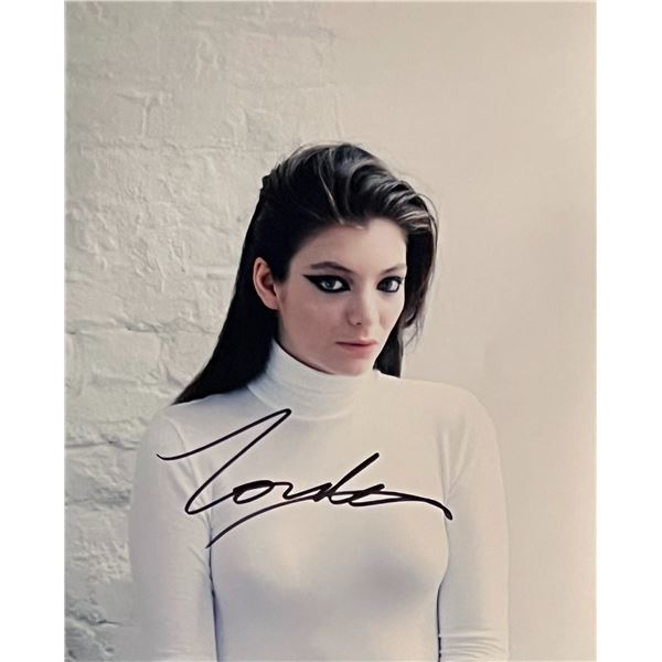 Singer Songwriter Lorde signed photo