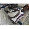 Image 2 : English Saddle | 3 Saddle Pads | Cinches