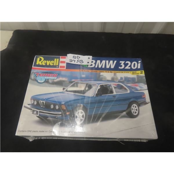 Vintage Sealed! Revell BMW320i Car Model Kit 1:25 Scale 