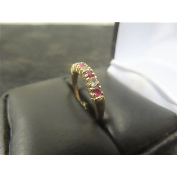 10kt Gold + Garnet Size 7 Ring 1.4 gr. 